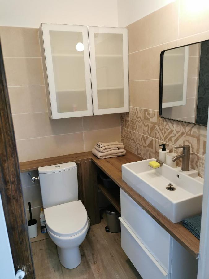 Apartment Independant A 2 Minutes Du Golf Du Luberon *