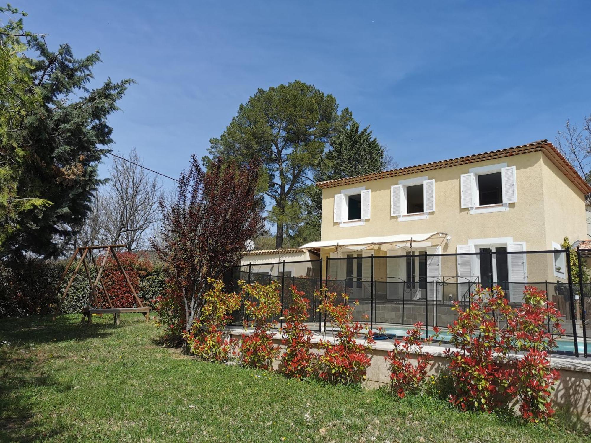 Apartment Independant A 2 Minutes Du Golf Du Luberon *